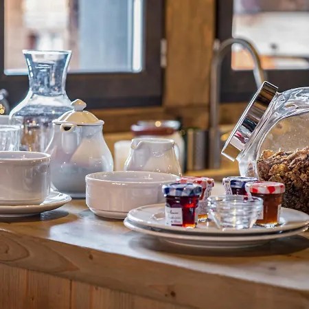 Chalet Elegant A Le Praz Avec Spa, Cheminee Et Services Inclus - Fr-1-568-35 (adults Only) Courchevel