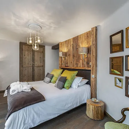 Elegant A Le Praz Avec Spa, Cheminee Et Services Inclus - Fr-1-568-35 (adults Only) Chalet