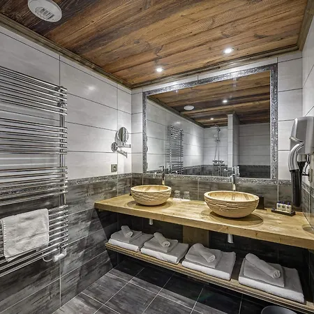 Elegant A Le Praz Avec Spa, Cheminee Et Services Inclus - Fr-1-568-35 (adults Only) Chalet *